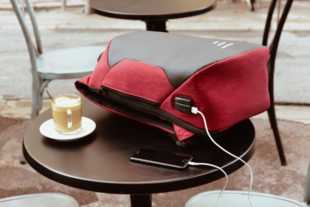 batterie-externe-Power-Bank-Noire-10000mAh